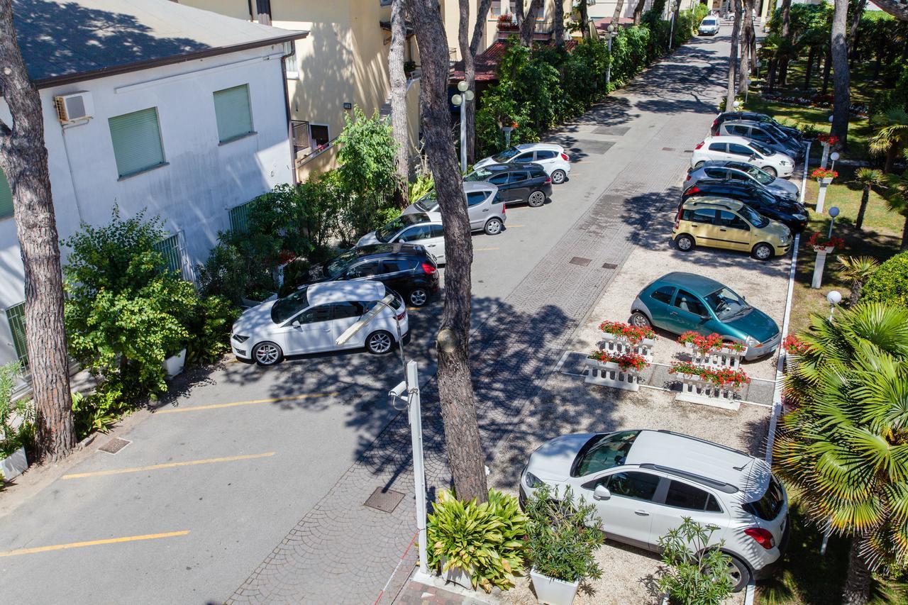 Residence Marina Lido di Jesolo Eksteriør billede